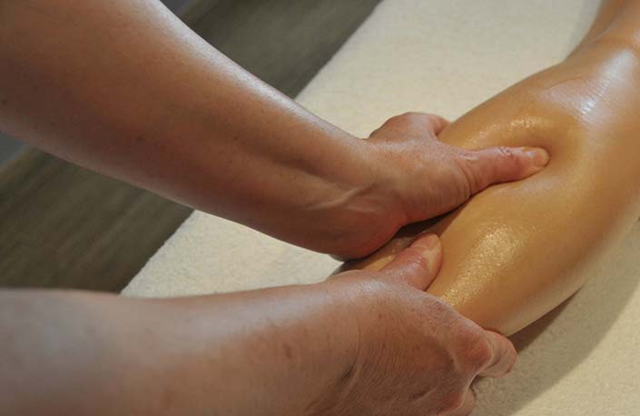 Séance de massage traditionnel indien